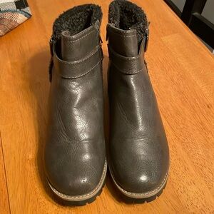 Cliffs by White Mountain Prianna Ankle Boots Women’s shoes gray  Size 9